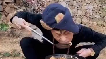美 食 家 老 八